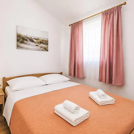 Ein Im Zweirosen By Interhome Apartmán