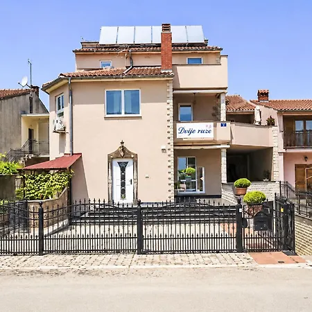 Ein Im Zweirosen By Interhome Apartmán Fažana