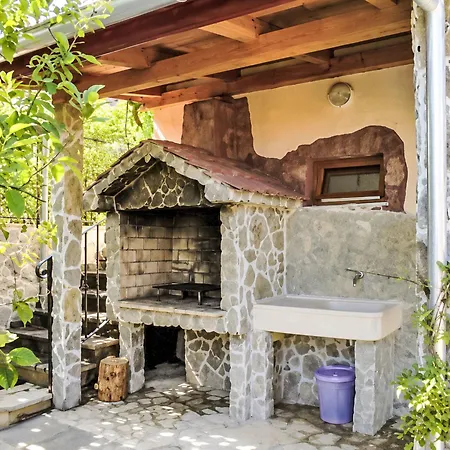 Ein Im Zweirosen By Interhome Apartmán *